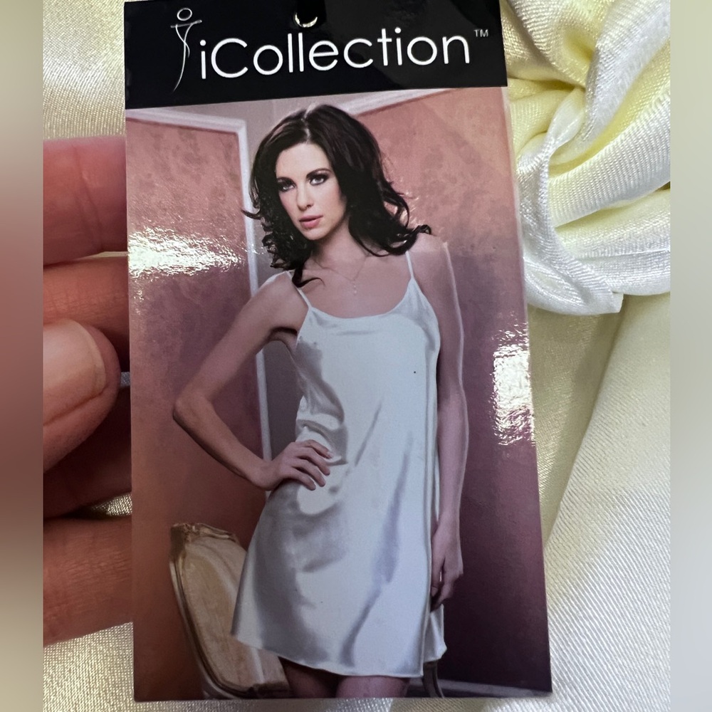 iCollection ivory satin chemise. New.  S/M